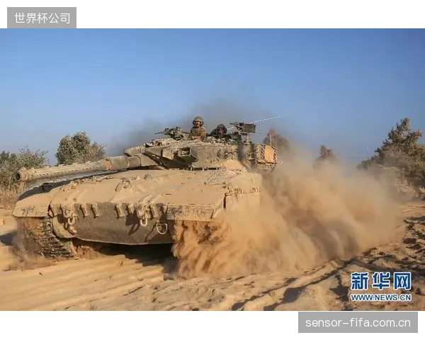 墨西哥队后防线将面临捷克队高空轰炸的严峻挑战,防空能力亟待检验。 墨西哥队后防线将面临捷克队高空轰炸的严峻挑战,防空能力亟待检验。